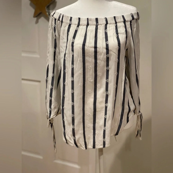 Target Striped Long Sleeve Off The Shoulders Open Shoulders Top Size Large - Picture 2 of 9